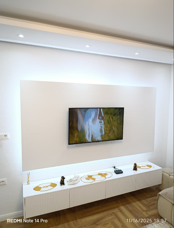 Instalim TV & Ndriçim Muri